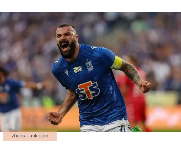 佛罗伦萨连续两年欧协联屈居亚军反思球队发展困境