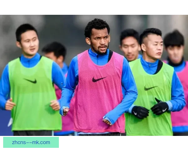 罗马夏窗压哨免签前德国国脚胡梅尔斯底薪加盟补强后防经验与稳定
